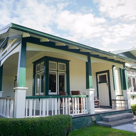 Gumnut House. Acomodação com café da manhã Whanganui Exterior foto